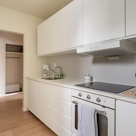 Peaceful Valand - Newly Renovated Apartamento