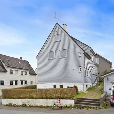 Peaceful Valand - Newly Renovated Apartamento