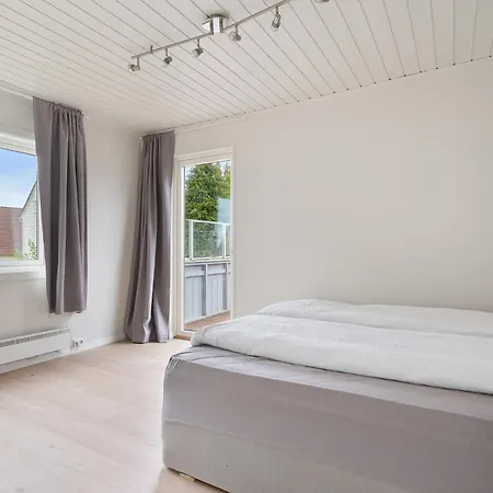 Peaceful Valand - Newly Renovated Apartamento