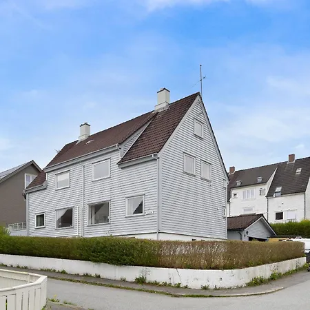 Peaceful Valand - Newly Renovated Apartamento *