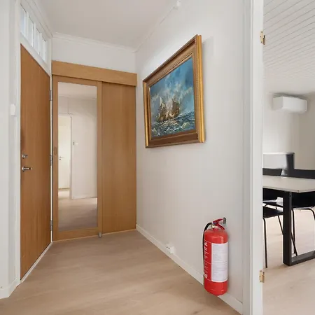 Peaceful Valand - Newly Renovated Apartament *